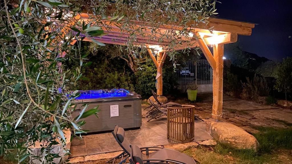 Entre Mer & Maquis, L'Ame De La Corse En Gites De Charme Avec Jacuzzi, Proche Ajaccio Peri Luaran gambar